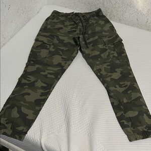 Old Navy Green Camouflage Pants